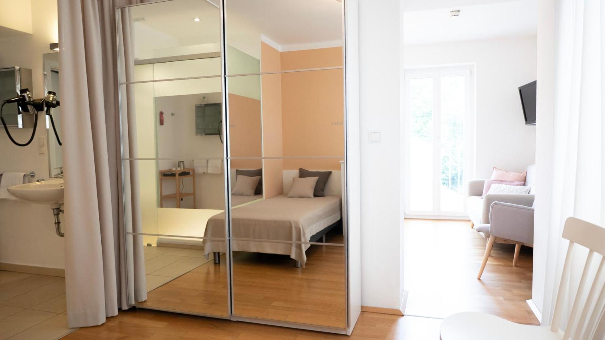 Hotel Villa Rueckert Грац Экстерьер фото